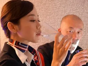 Lỡ chuyến tàu cuối, thanh niên qua đêm tại nhà cấp trên nữ trẻ