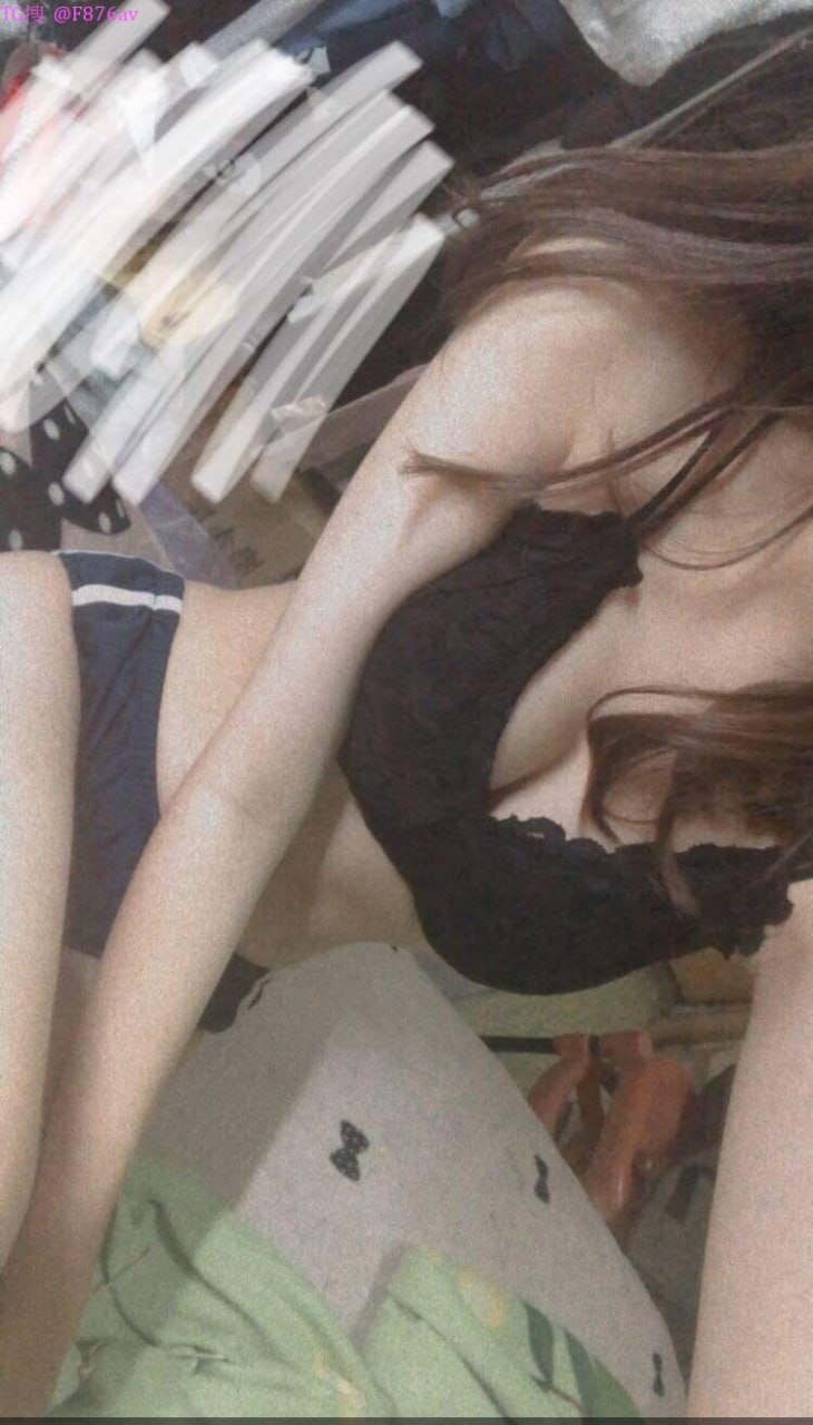 SSNI-443 Anh trai cùng cha khác mẹ của triều đại bị ép phải làm một việc riêng tư... ～Vợ của người phụ nữ đã kết hôn ngực khủng là người đầu tiên bị phát hiện～ Saki Okuda